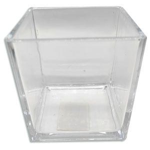 Florero de vidrio cuadrado